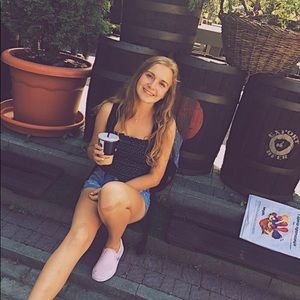 Meet your Posher, Nadyia